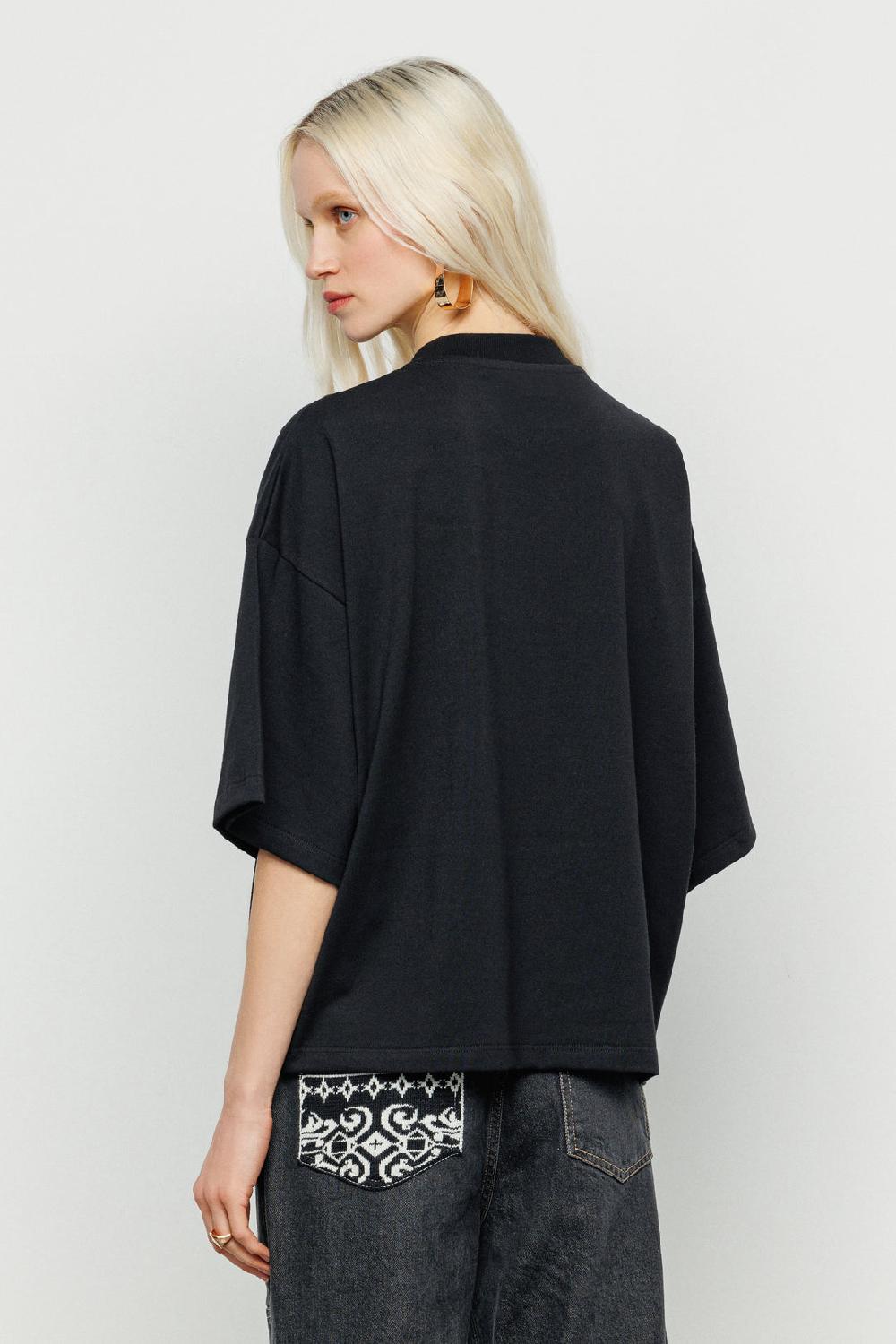 Akep T-SHIRT AKEP FIT OVERSIZE CON RICAMO SUL DAVANTI Soddisfazione Garantita