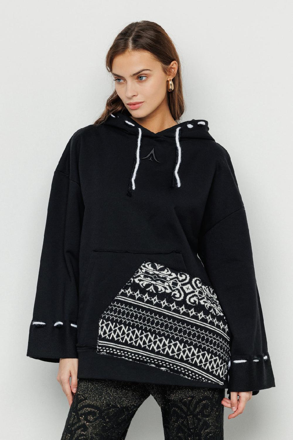 Akep FELPA AKEP CON CAPPUCCIO CON TASCA IN MAGLIA JACQUARD SUL DAVANTI Saldi