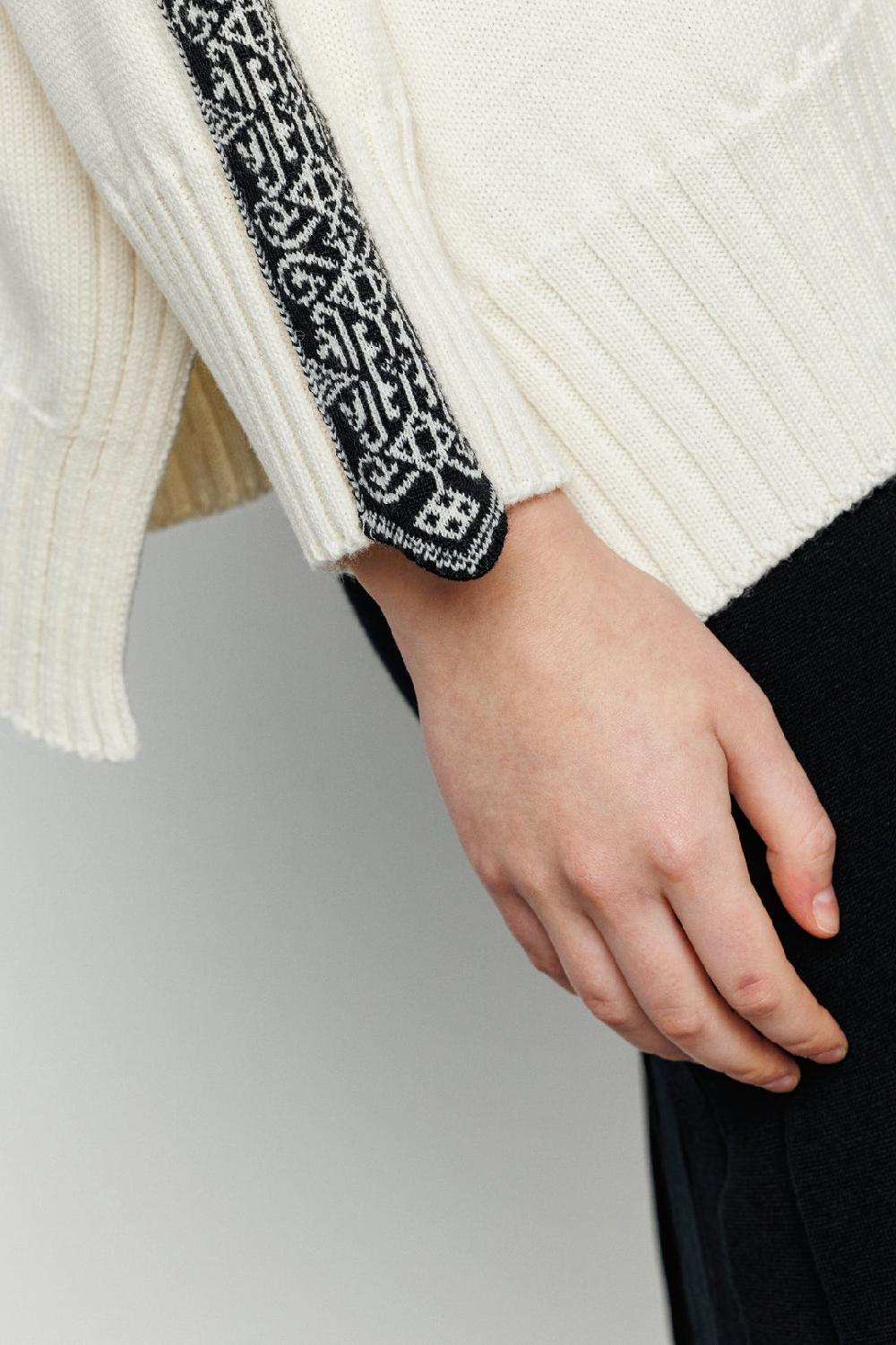 Akep PULLOVER AKEP GIROCOLLO CON BANDA JACQUARD LUNGO LE MANICHE Shopping Online
