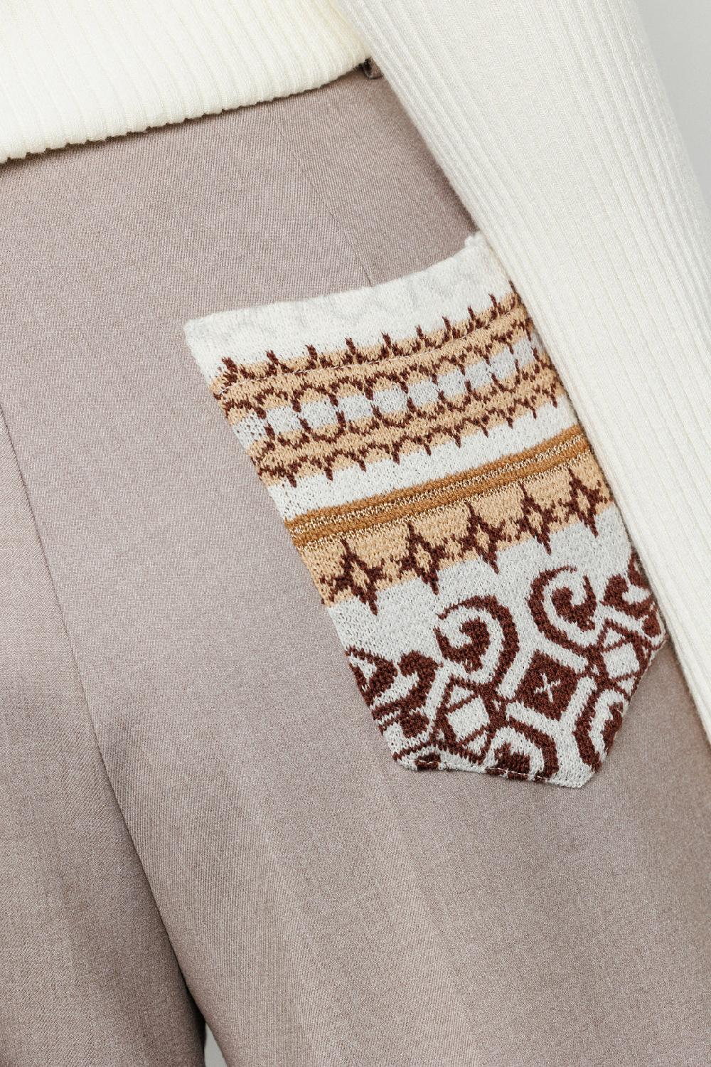 Akep PANTALONE BOOTCUT IN FRESCO LANA CON TASCA JACQUARD SUL RETRO Prezzo Ridotto