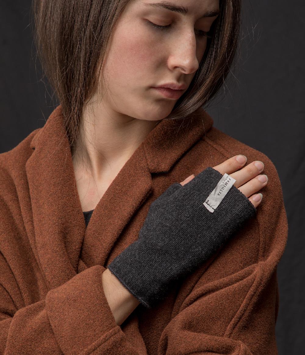 Album Di Famiglia art. 19W#9322 FINGERLESS SHORT GLOVES WO/WS 2025