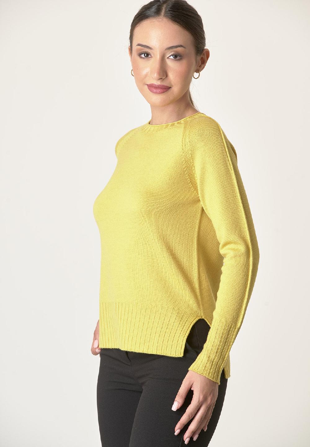Angelico Girocollo giallo lana merinos con spacchi In Vendita