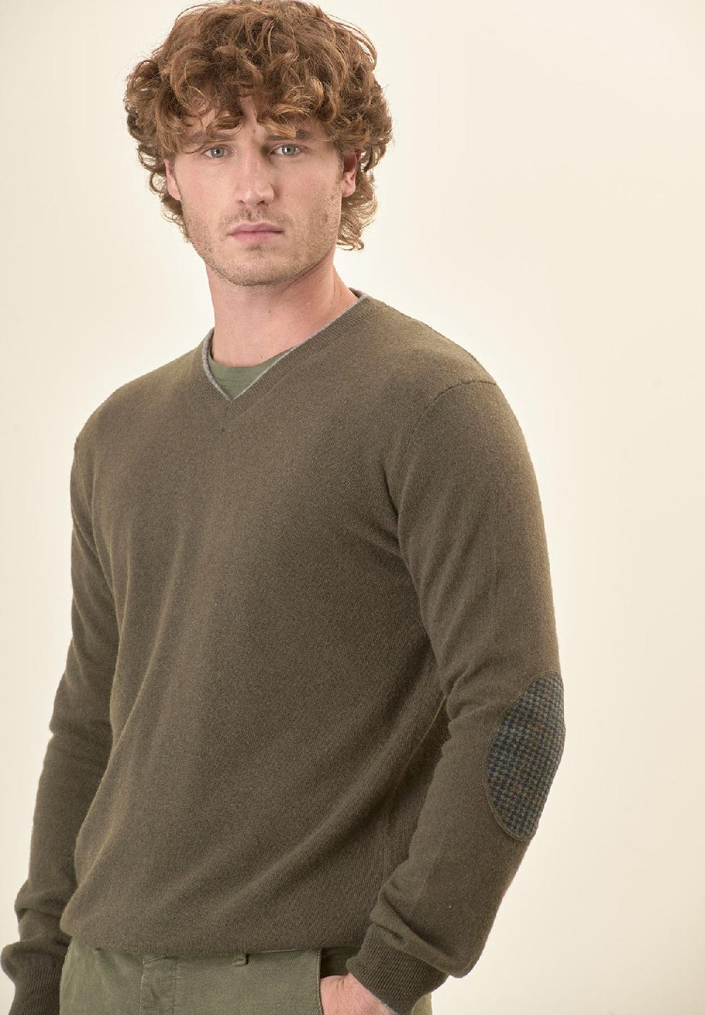 Angelico Scollo V verde militare toppe Moda
