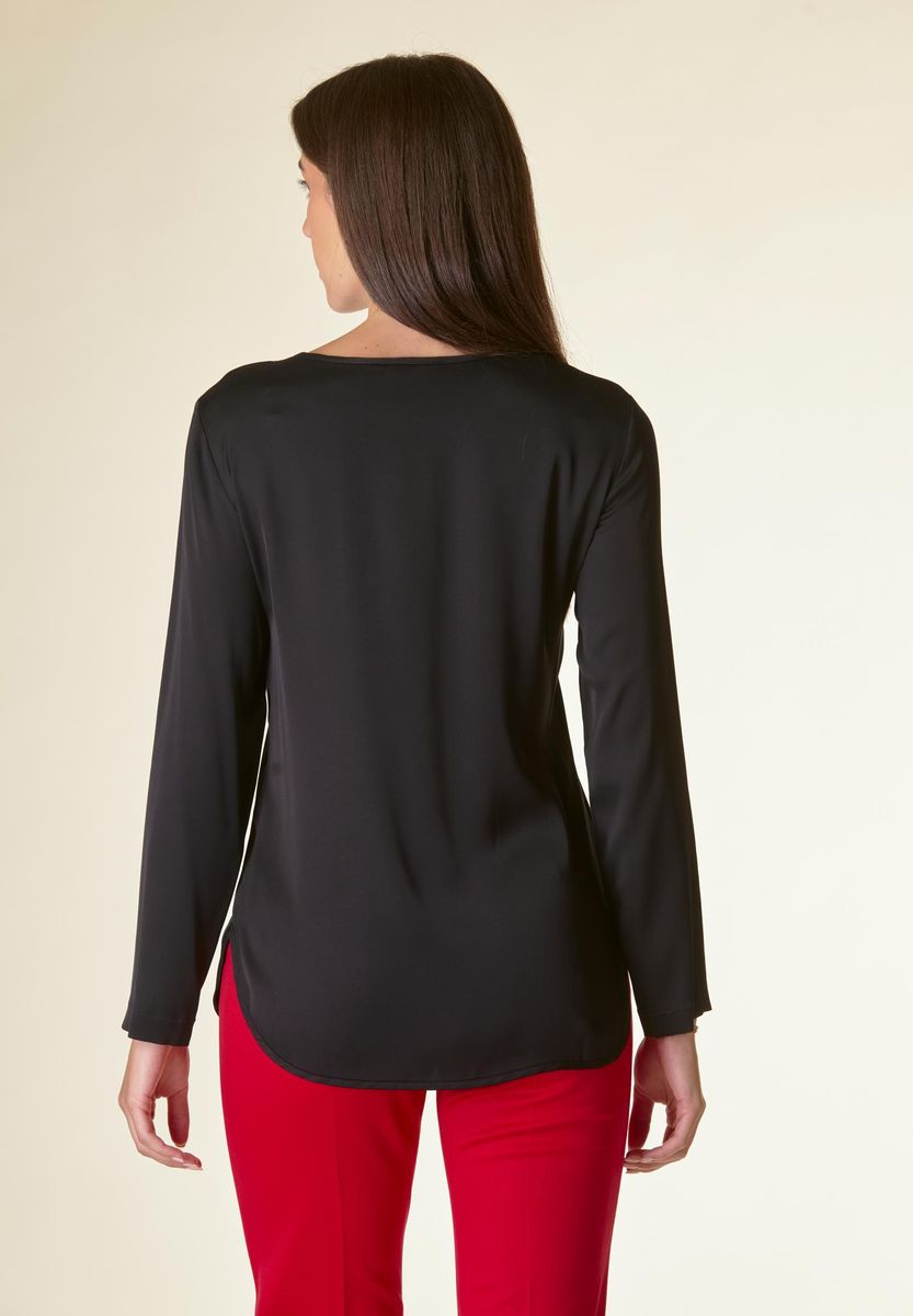 Angelico Blusa nera manica lunga raso viscosa Promozione