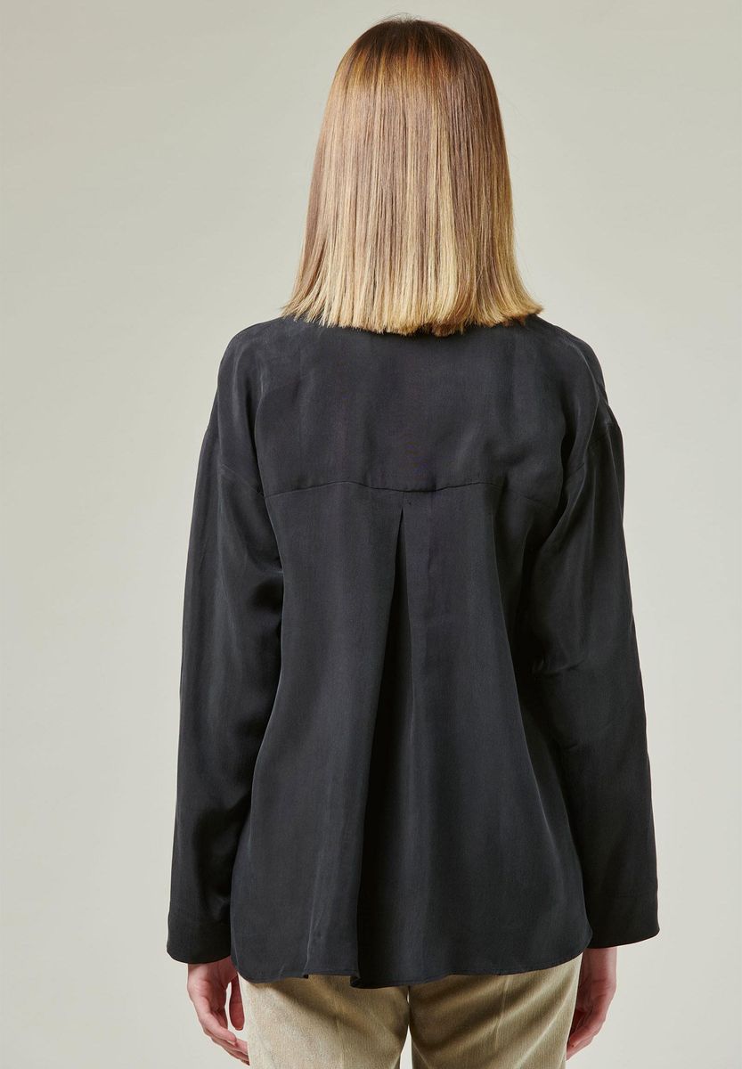 Angelico Camicia nera collo polo piega centrale Prezzo Ridotto